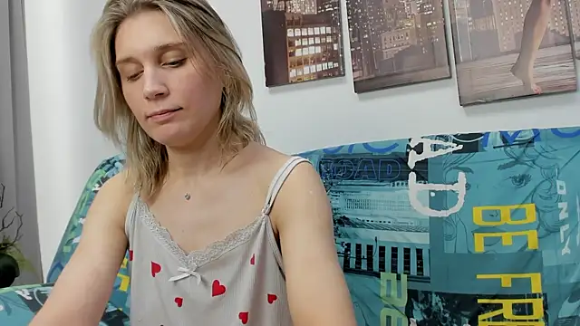 Tenderly_Sophie's cam snapshot