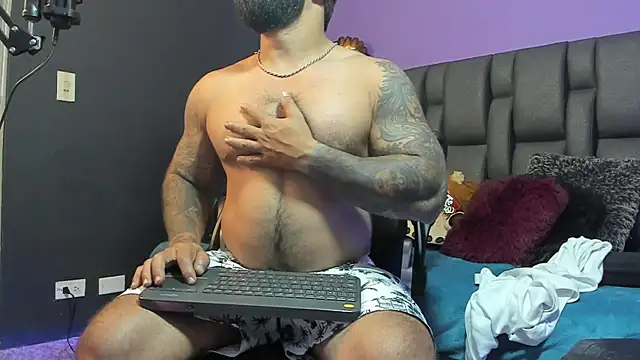 Lyon_vach live sex cam