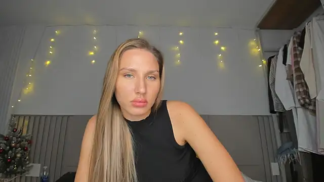 SofiClimbing live sex cam