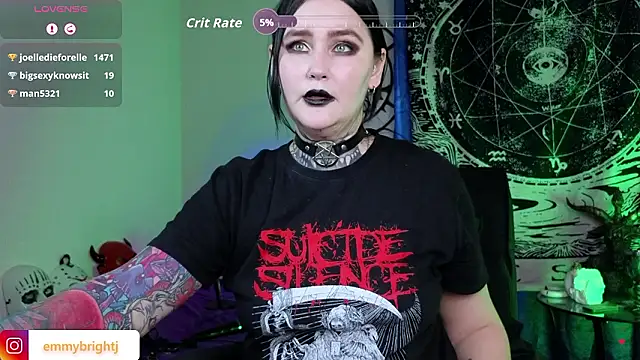 Emmybrightj_'s cam snapshot