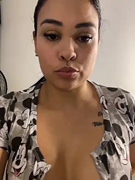 FOX_LATINA's cam snapshot