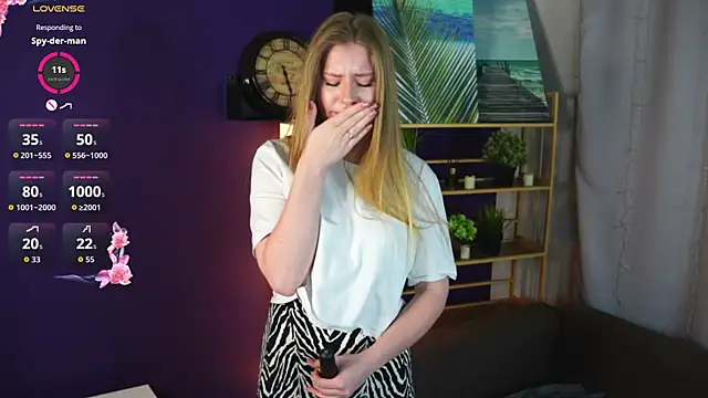 CharityKhamo's cam snapshot