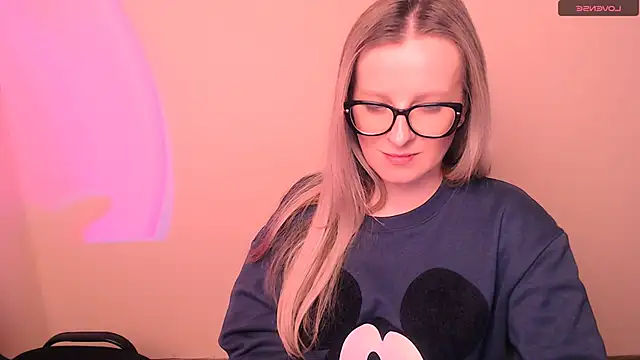 AnnePeach's cam snapshot