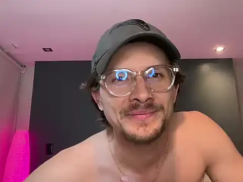 mcklister_kinky_feets's cam snapshot