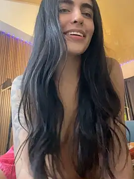 DaphneUwu live sex cam