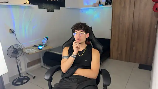 Kisan_Smith live sex cam