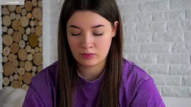 LowOncoming live sex cam