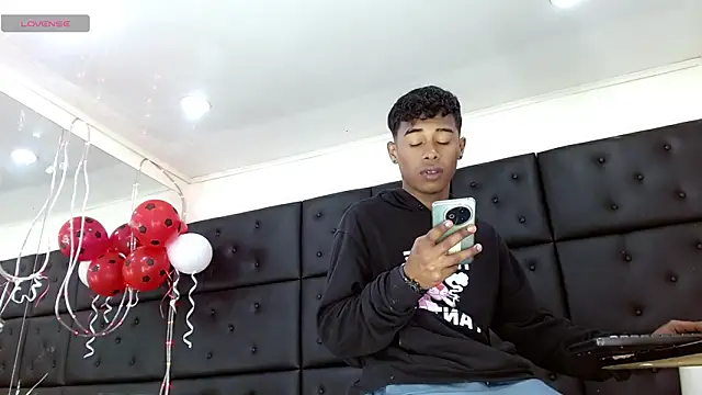 TonnyMarck live sex cam