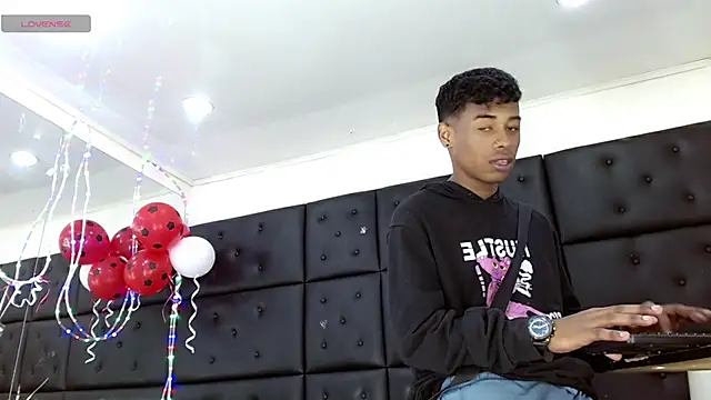 TonnyMarck live sex cam