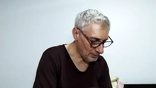 BIGUNCUTHARDCOCK live sex cam