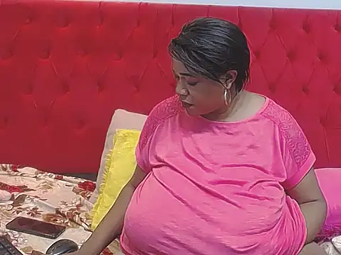 BustyQueenXXL's cam snapshot