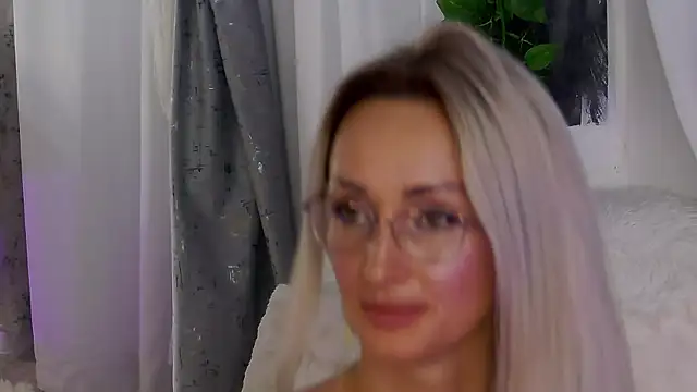 IsabelleEthan's cam snapshot