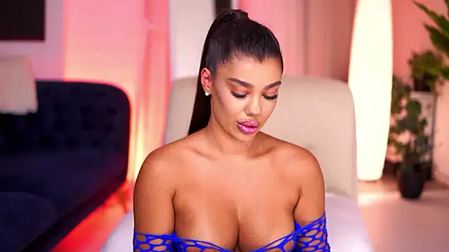 NatyDesiree live sex cam