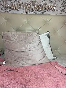 Lili__taylor's cam snapshot