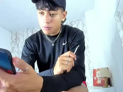 Valentino_Lane live sex cam