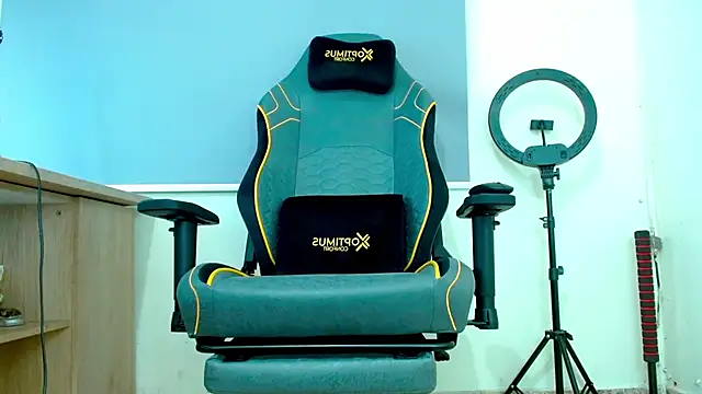 Danyer33 live sex cam