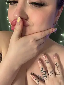 KellyMoors live sex cam