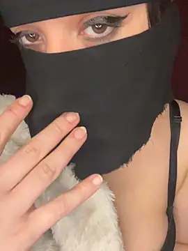 RooVaaN-Xx live sex cam