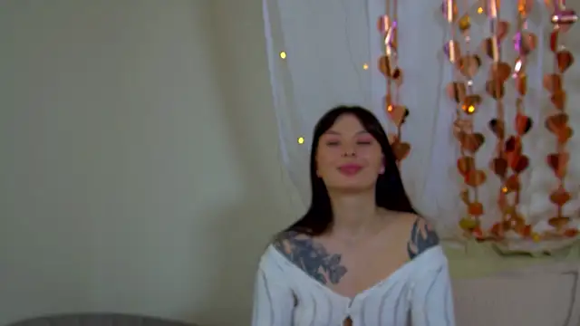 AlexandraBloom live sex cam