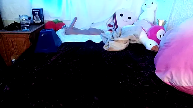 GamerGirlRoxyAndLee's cam snapshot