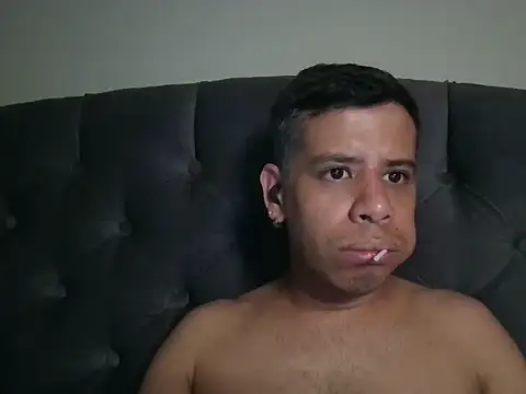 WILD_BIGCOCK35 live sex cam