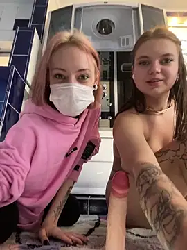 HugeBoobsKi live sex cam