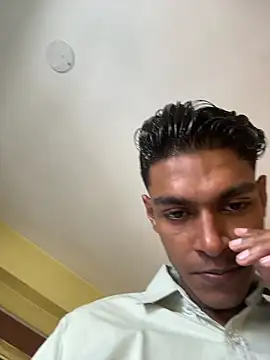 RavenKisses live sex cam