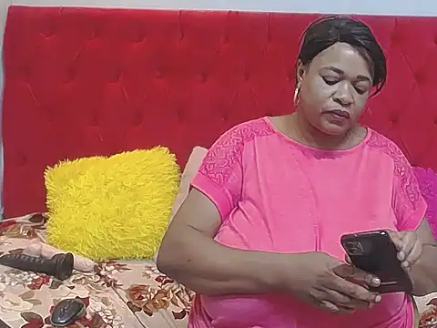 BustyQueenXXL's cam snapshot