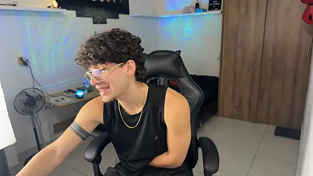 Kisan_Smith live sex cam