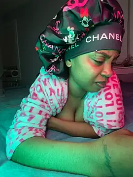 TheRealOshunQueen's cam snapshot