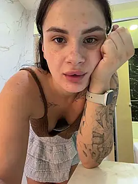 MiraReach live sex cam