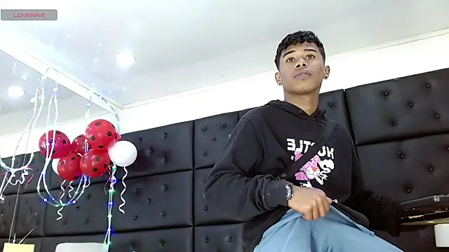 TonnyMarck live sex cam