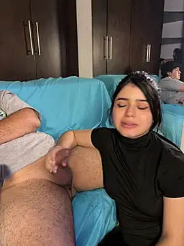 EmilyAndAndrew live sex cam