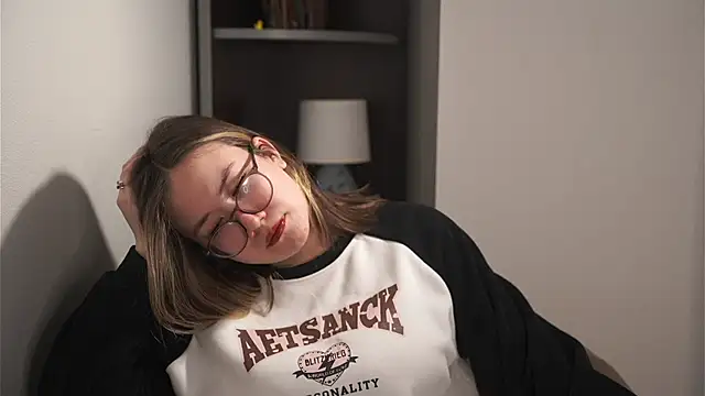 DelenaMinier live sex cam