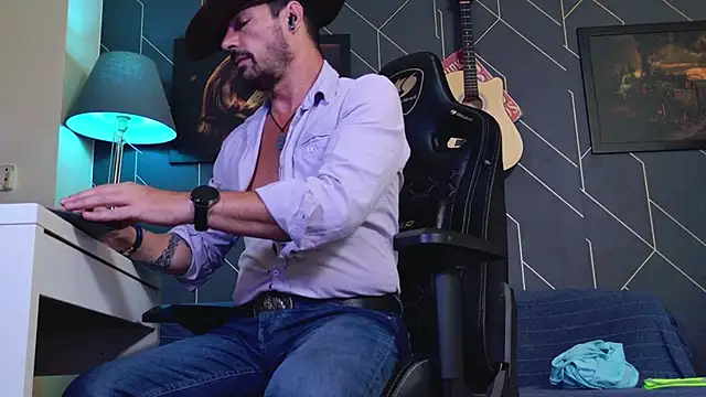 ChrisKox live sex cam