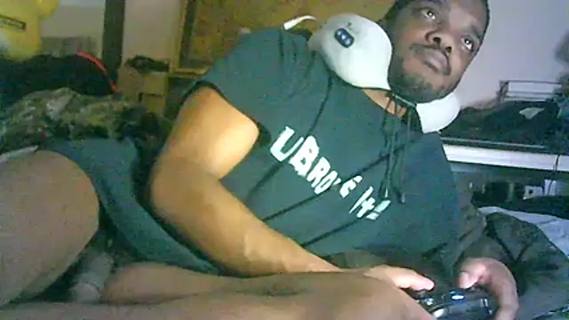 ON3YOULLN3VER_FIR3's cam snapshot