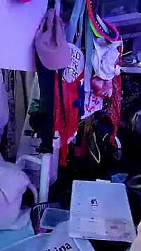 gurlnips live sex cam