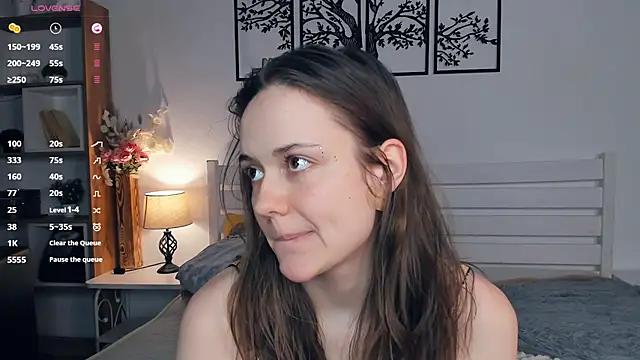 MalvinaTrafford live sex cam