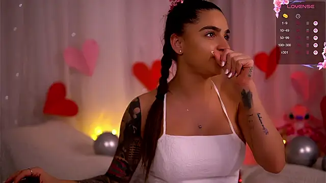 PureEllieX live sex cam