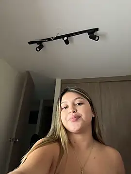 lunablossom_ live sex cam