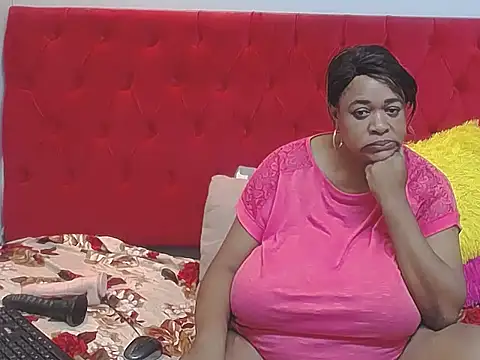 BustyQueenXXL's cam snapshot