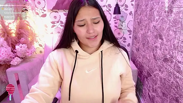 emmaa_garciia's cam snapshot