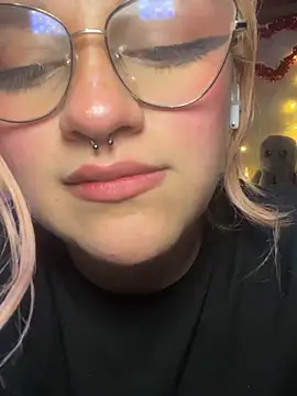 Sophia_Weest99's cam snapshot