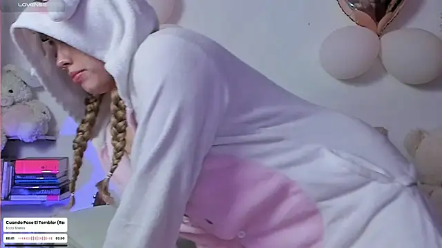 julieta_cooper20's cam snapshot