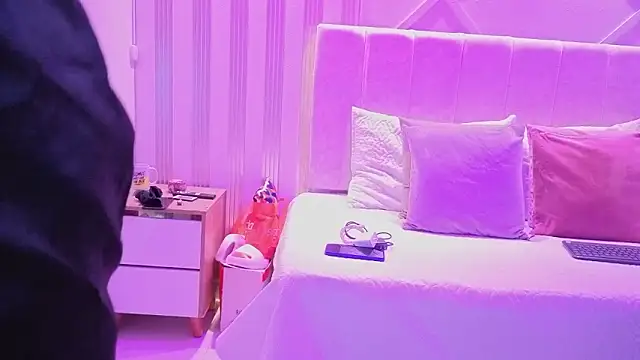 persefone_sky's cam snapshot