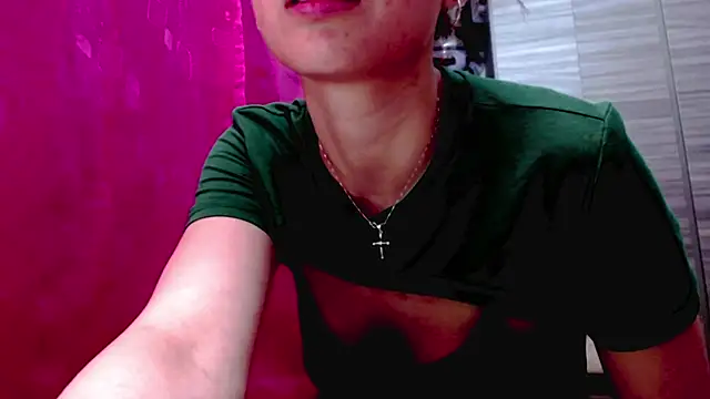 holy_juli's cam snapshot