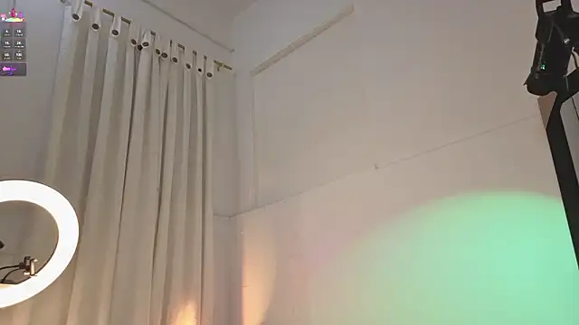 ashlynnlowe_'s cam snapshot