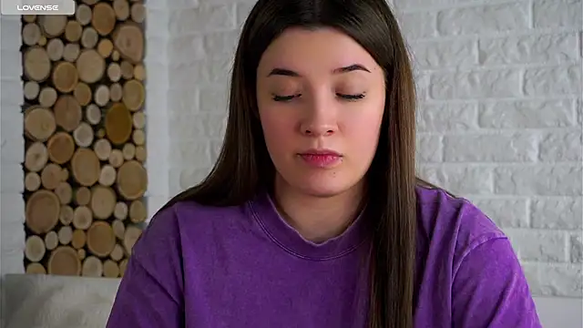 LowOncoming live sex cam