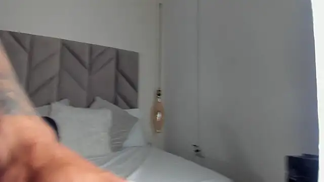 LoganGreys live sex cam