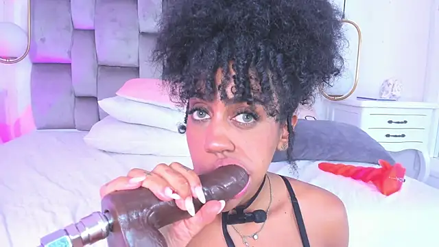 OnlyGia live sex cam